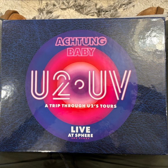 Limited Edition U2:UV Memorabilia Photo Album - Picture 2 of 7